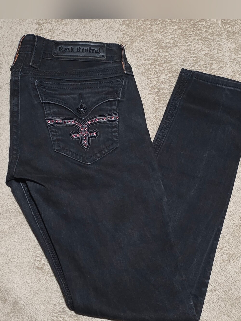 GUC Womens Rock Revival Sora Skinny Jeans Size 29 Black W/ Red Rhinestones